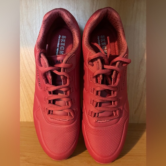 Women's Skechers Red Memory Foam - Picture 2 of 3